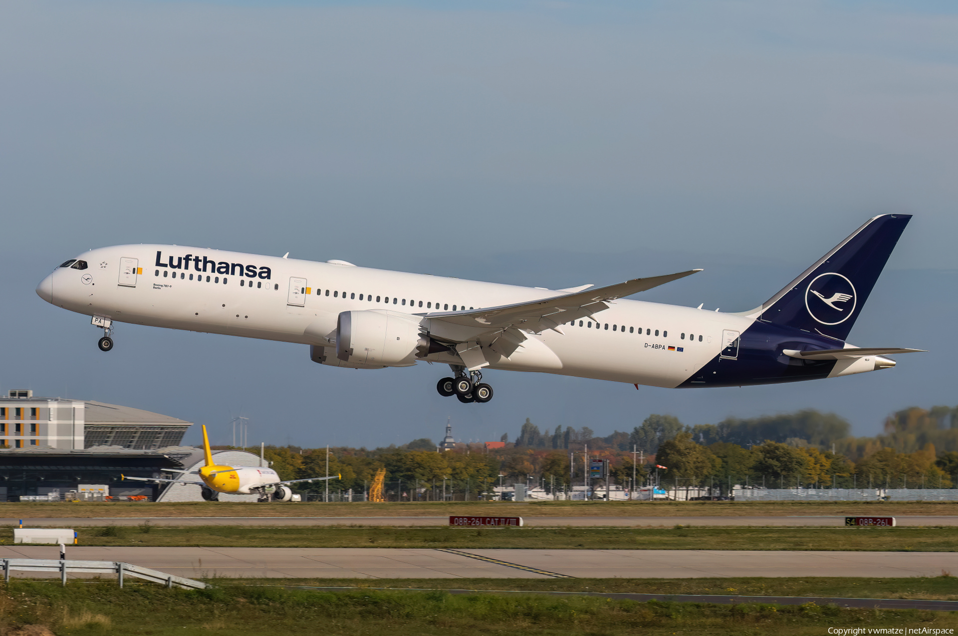 Lufthansa Boeing 787-9 Dreamliner (D-ABPA) | Photo 531035 • netAirspace